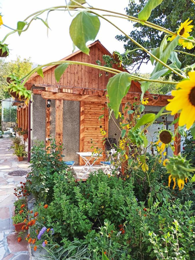 Jermatun Guest House Dilidschan Exterior foto